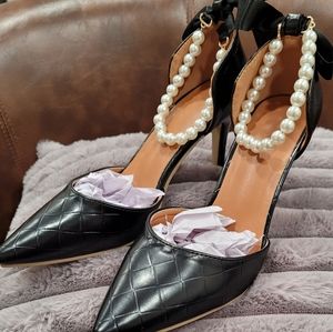 New Diamond Texture Close Toe High Heels with Pearl like Strap